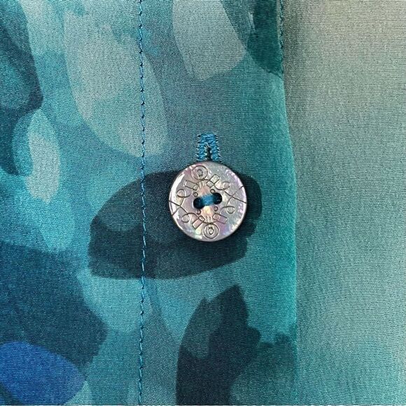 Soft Surroundings Jolene Silk Floral Button Up Shirt Blue Tunic Top Petite Large - Picture 6 of 11